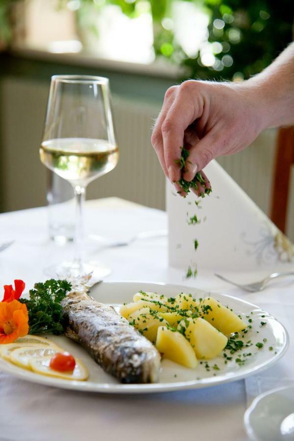 Gasthaus-Gostisce-Trattoria Ogris Ludmannsdorf Exterior photo